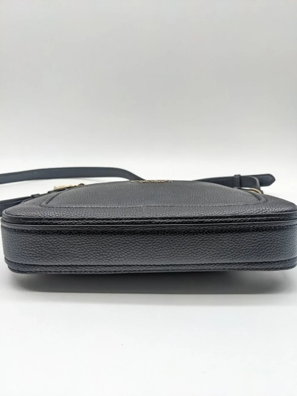 KATE SPADE NY Hudson pebbled leather women's small crossbody bag - Black